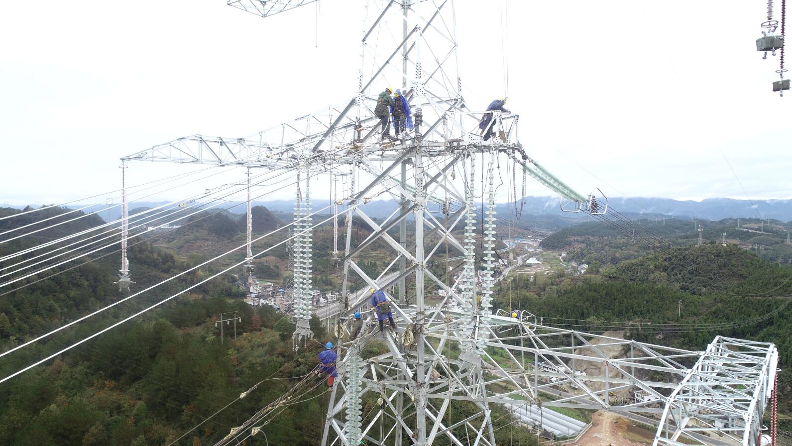 貴州省三穗至施秉高速公路500KV及220kV電力線路遷改項(xiàng)目